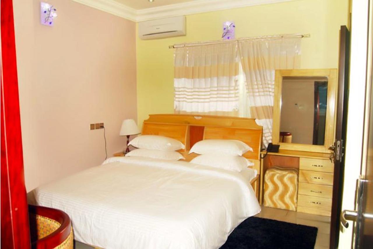 Milestone Hotel Ogombo Екстериор снимка