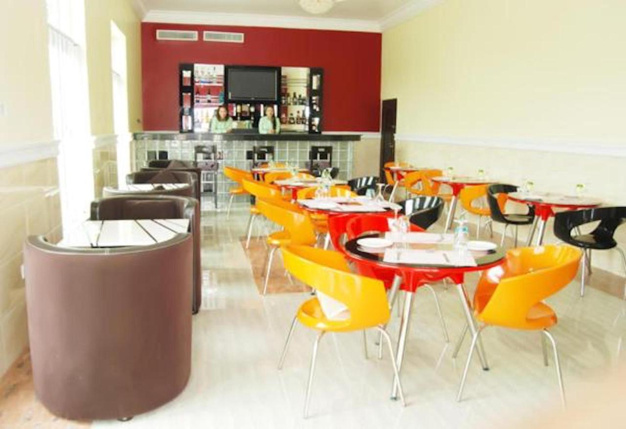 Milestone Hotel Ogombo Екстериор снимка