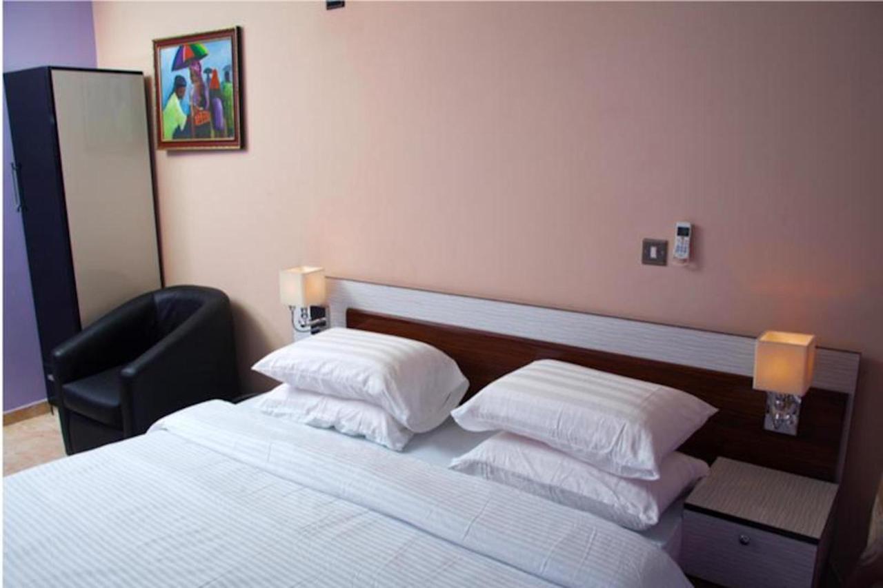 Milestone Hotel Ogombo Екстериор снимка