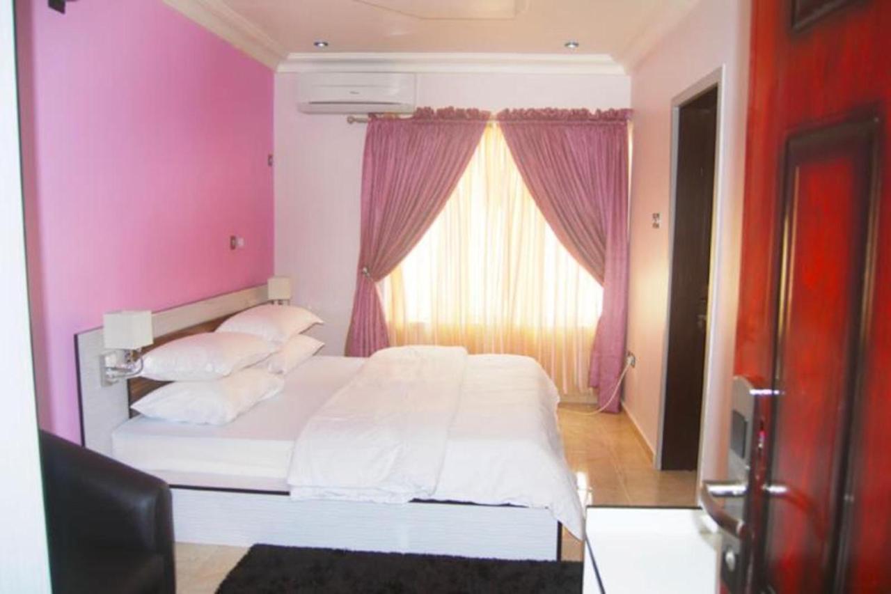 Milestone Hotel Ogombo Екстериор снимка