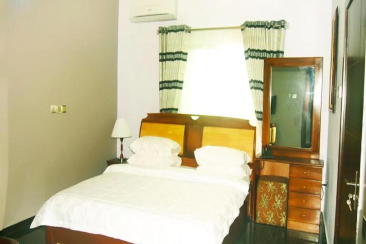 Milestone Hotel Ogombo Екстериор снимка