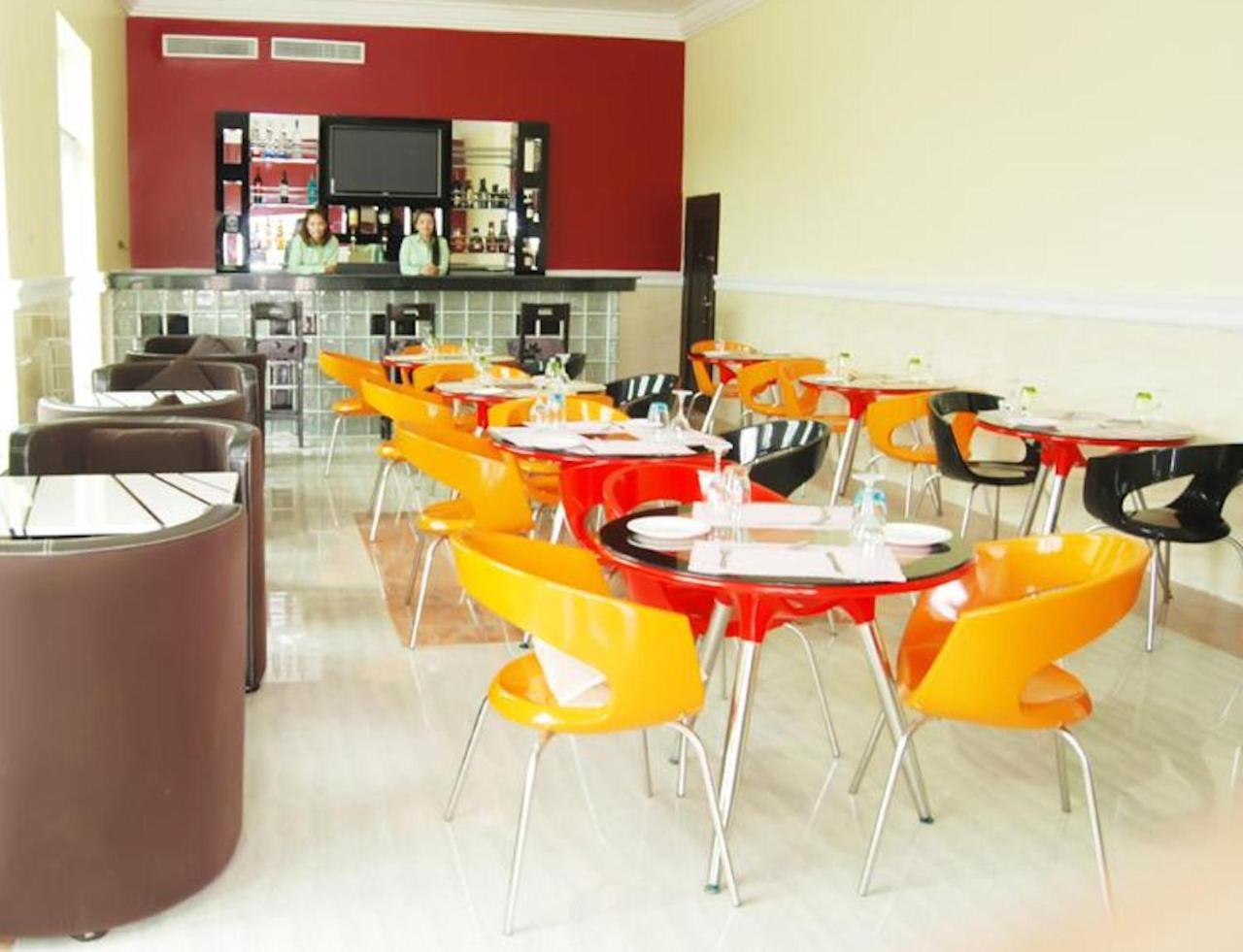 Milestone Hotel Ogombo Екстериор снимка